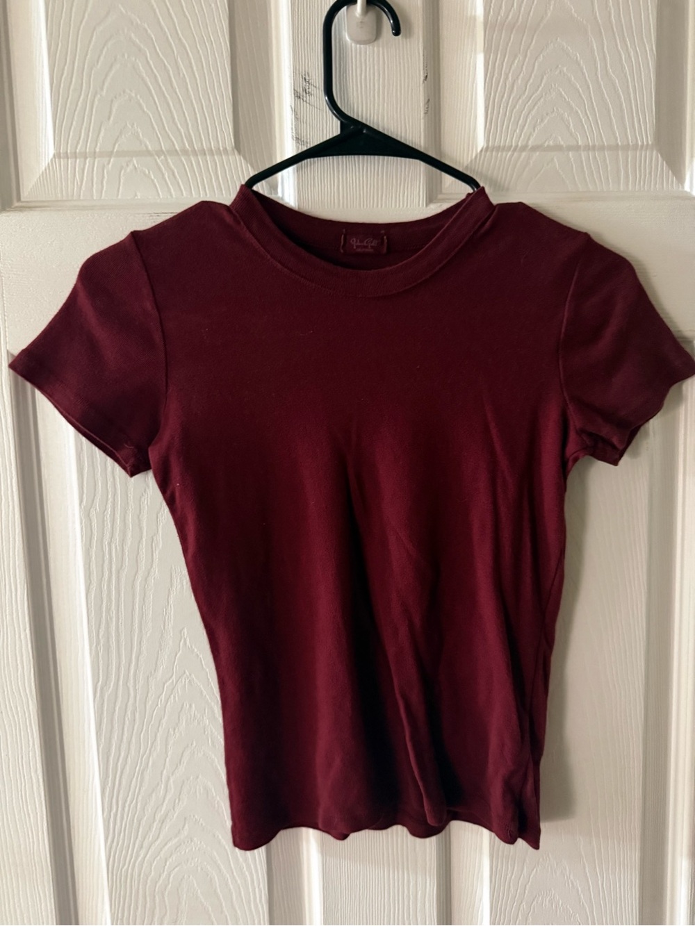 Women’s Brandy Melville short-Sleeve Crewneck Top - Burgundy